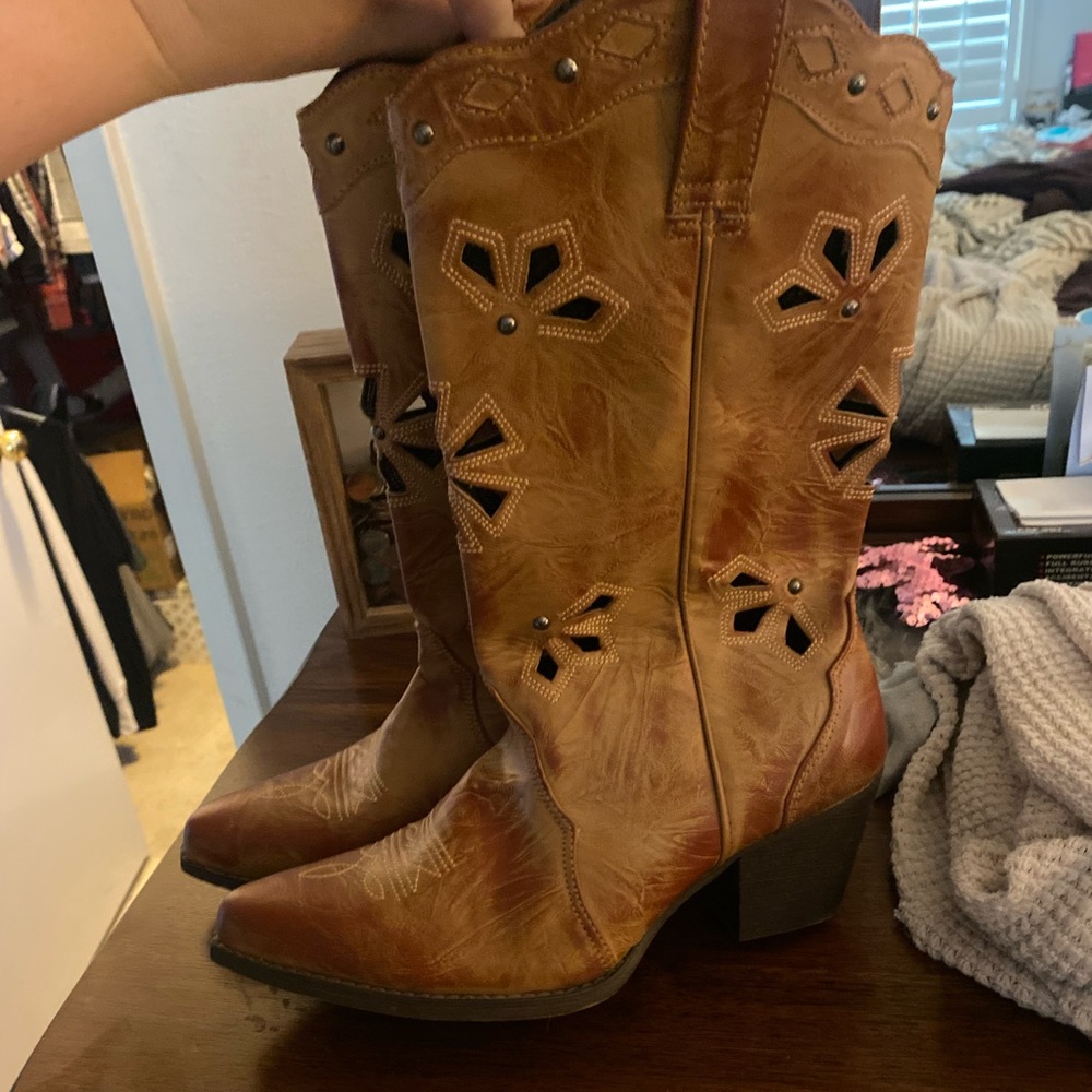 DINGO Womans Daisy Cowboy Boots